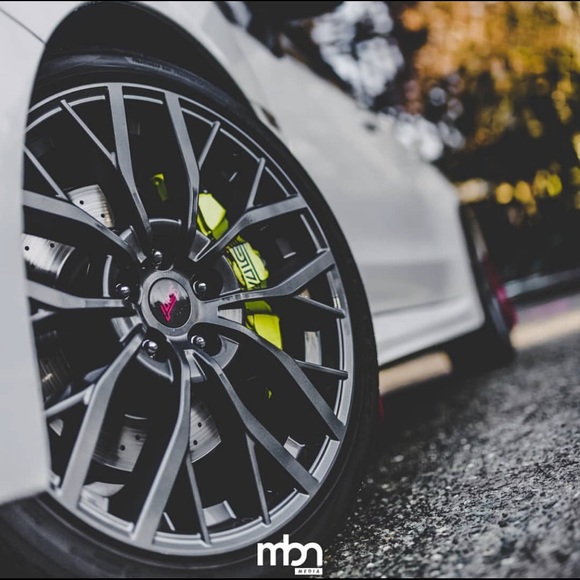 Meet your Posher, Lawrence - Picture 1 of 1